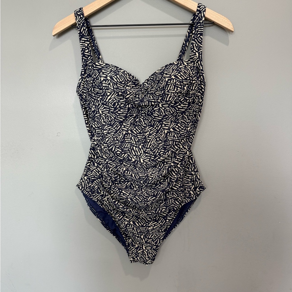 Bond-eye Australia one piece swimsuit size 8